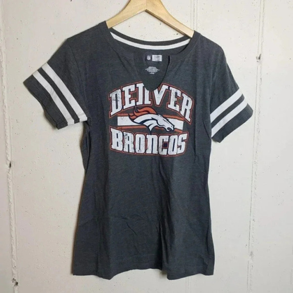 NFL Denver Bronco L Vneck‎ T-shirt - Picture 1 of 5
